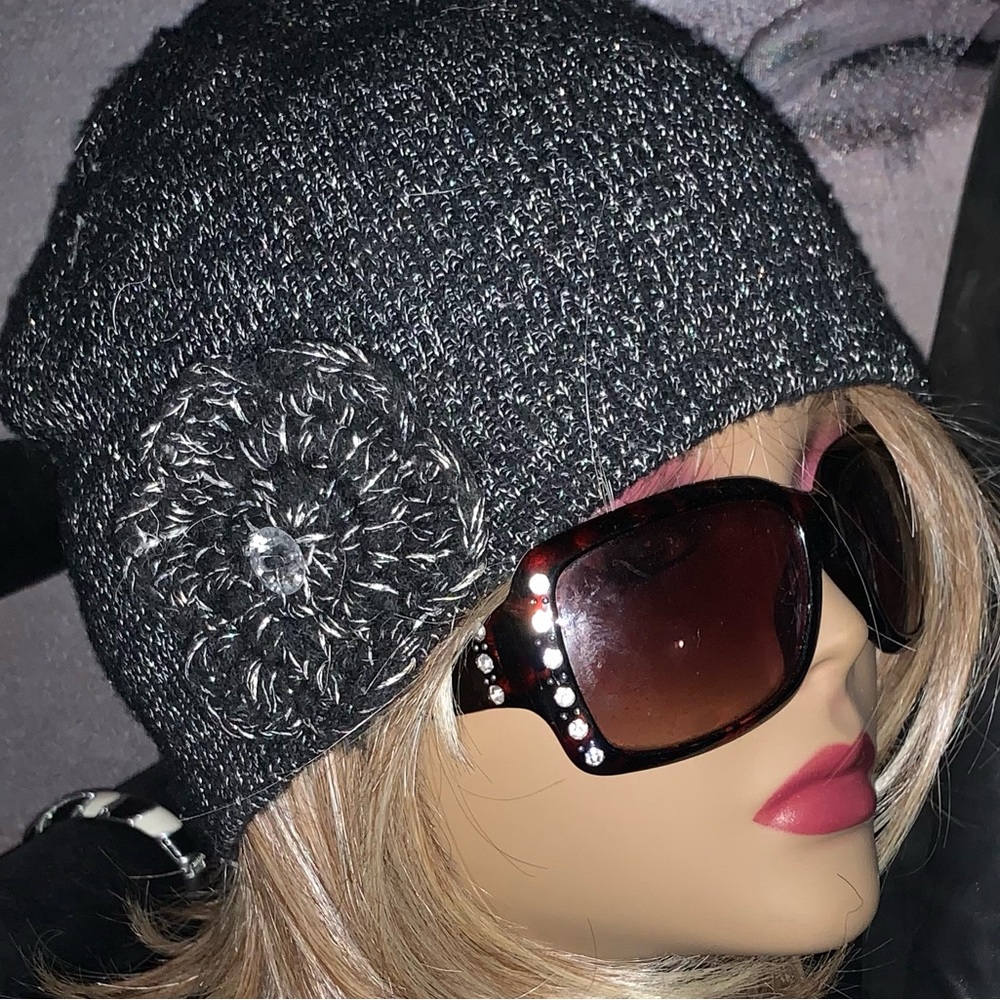 Cute beanie w/silver metallic thread detail and knit flower embellishment